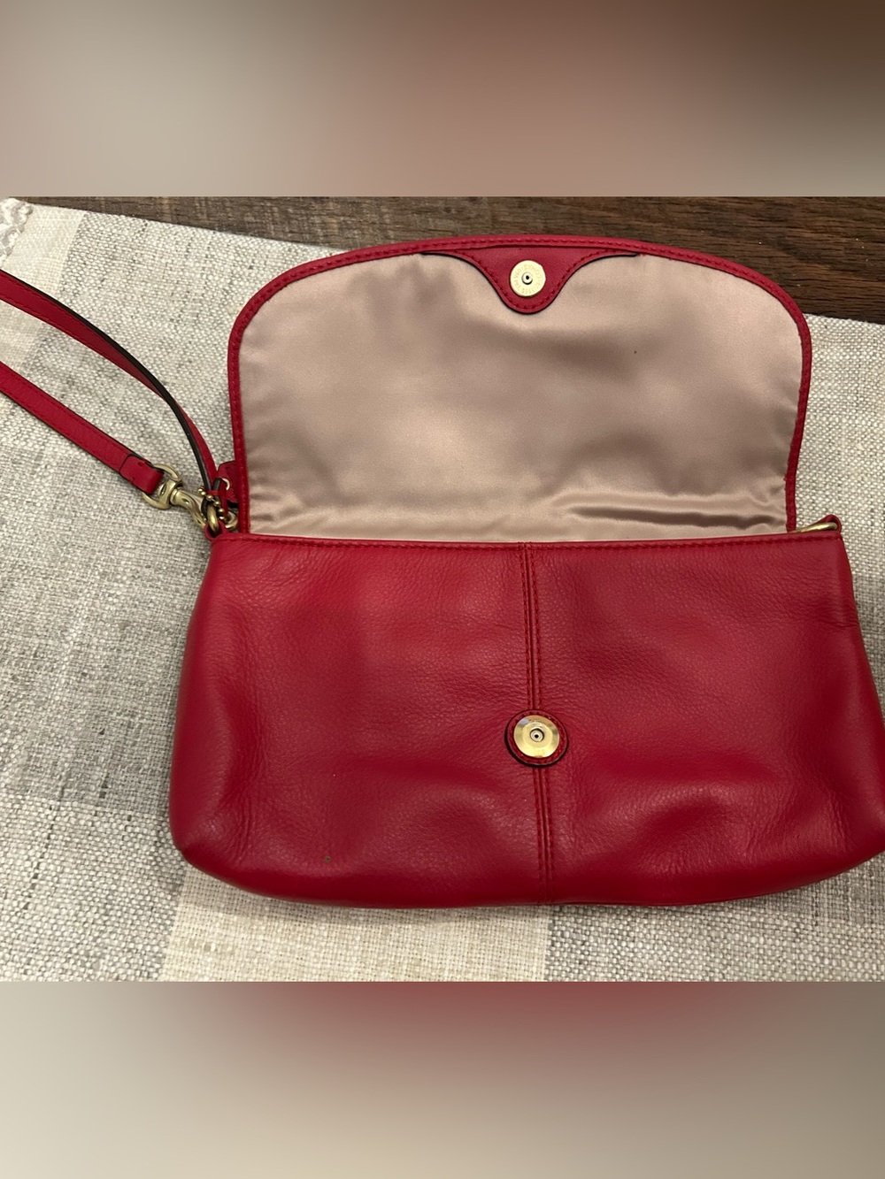 COACH Red Leather Wristlet Clutch with Gold Accent - Picture 3 of 9